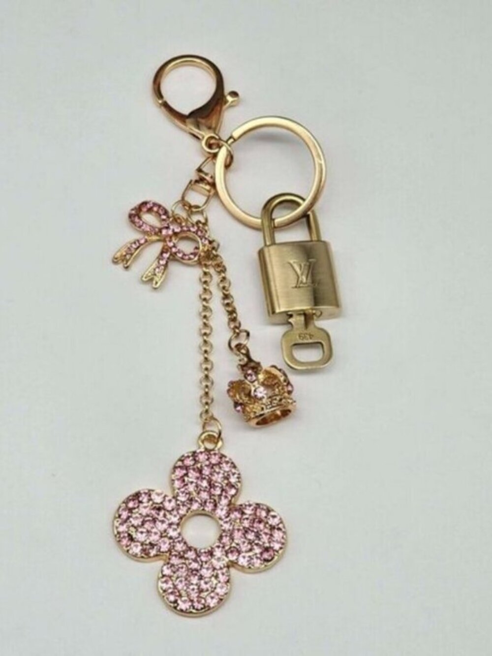 LV Authentic Gold Padlock 🔒 Key Set w/ Unbranded Flower Keychain Charm - Picture 5 of 9